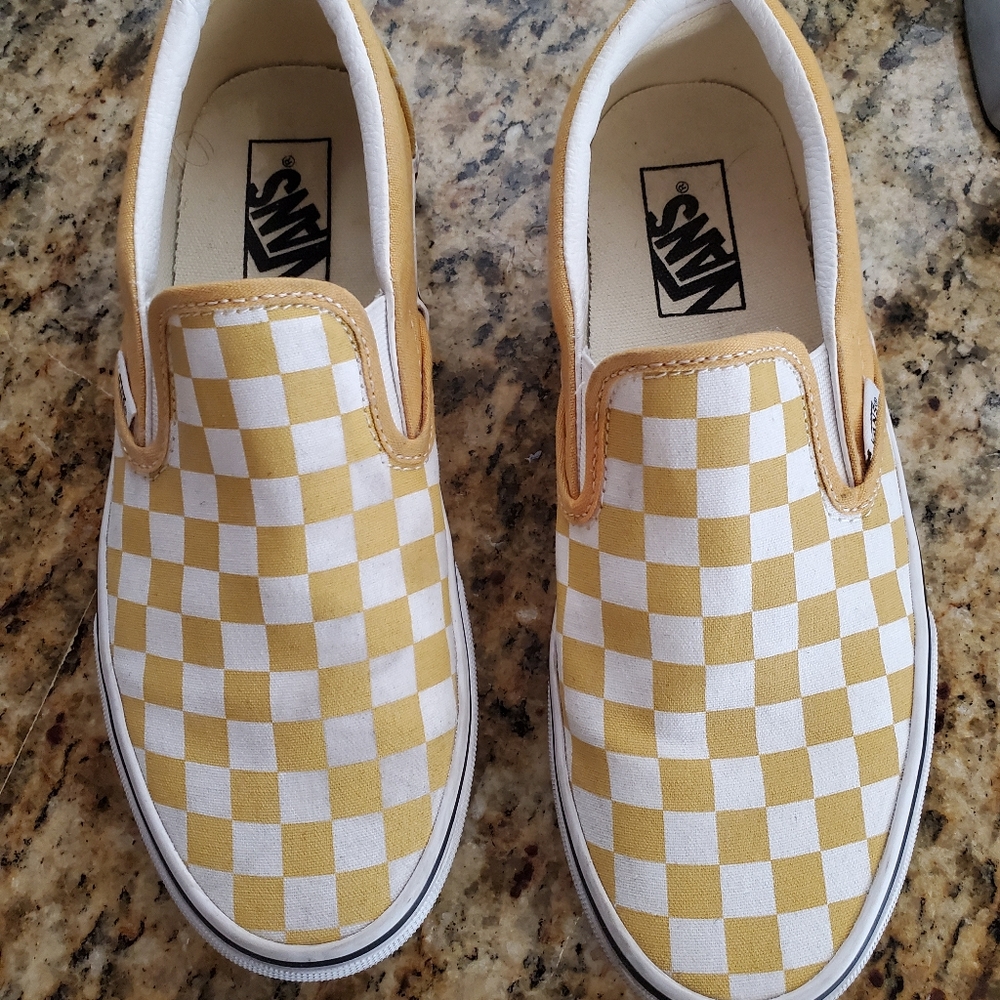 Vans tennis shoes